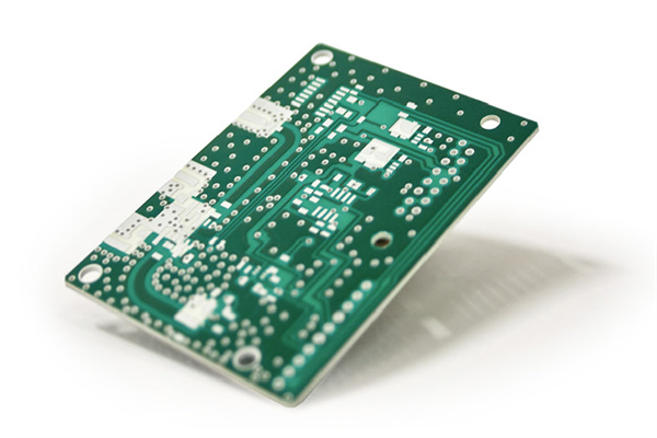 High-Frequency PCB Substrates: Rogers vs FR-4 Performance Comparison